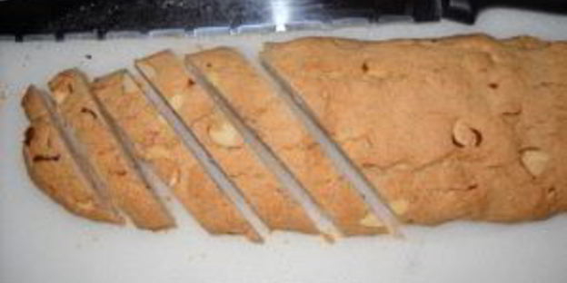 бискотти с миндалем и клюквой