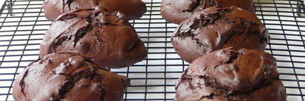 Большое шоколадное печенье