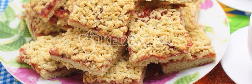 Быстрое печенье с малиновым джемом