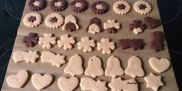 двухцветное новогоднее печенье