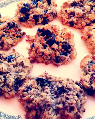 Овсяное печенье с сухофруктами и шоколадными каплями