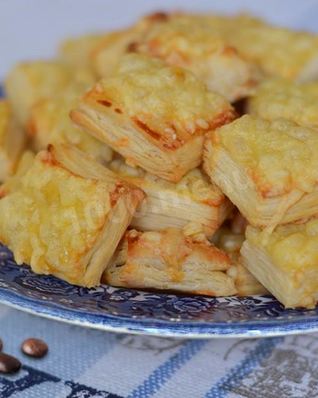 Печенье дрожжевое слоеное