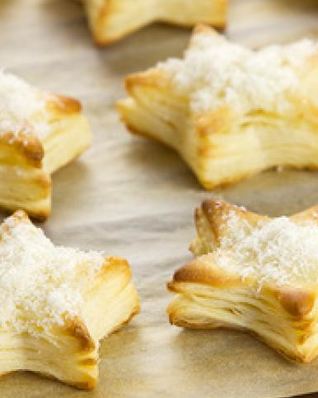 Печенье из слоеного теста с пармезаном