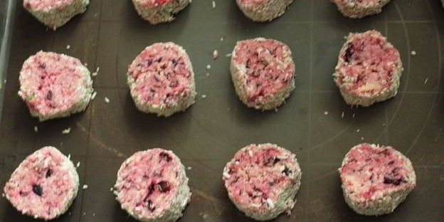 песочное печенье с черной смородиной