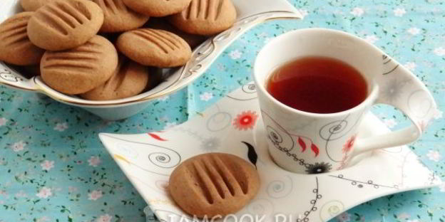 песочное печенье с шоколадным пудингом