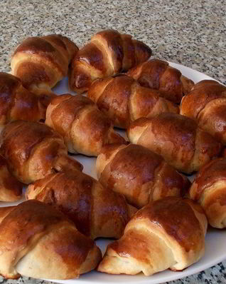 Рогалики из сметанного теста с апельсиновой маковой начинкой