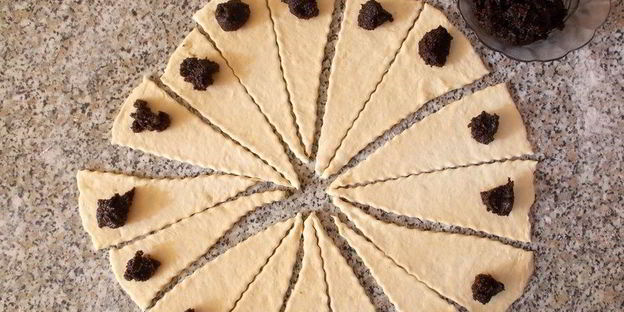 рогалики из сметанного теста с апельсиновой маковой начинкой