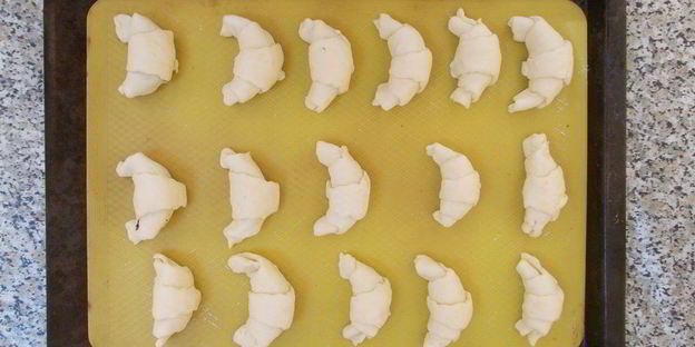 рогалики из сметанного теста с апельсиновой маковой начинкой