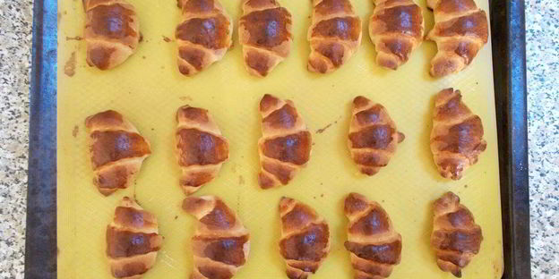 рогалики из сметанного теста с апельсиновой маковой начинкой