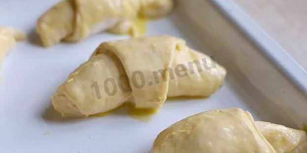 рогалики на кефире и дрожжах с повидлом