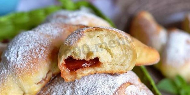 рогалики на кефире и дрожжах с повидлом