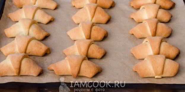 рогалики с сухофруктами и орехами