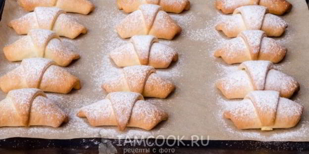 рогалики с сухофруктами и орехами