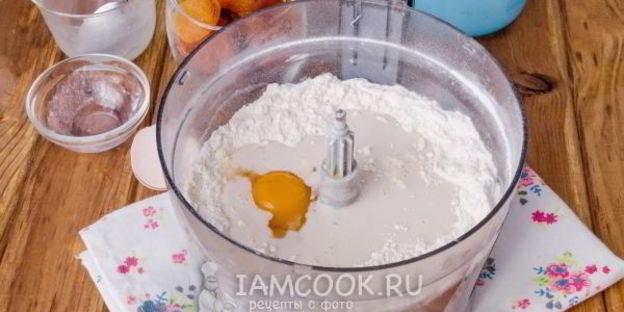 рогалики с сухофруктами и орехами