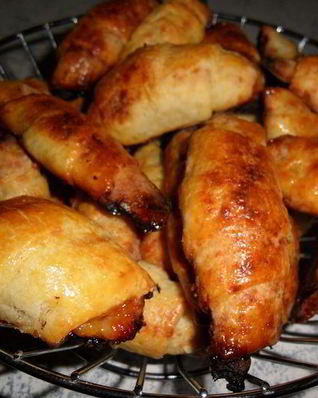 Рогалики творожные с фруктовой начинкой