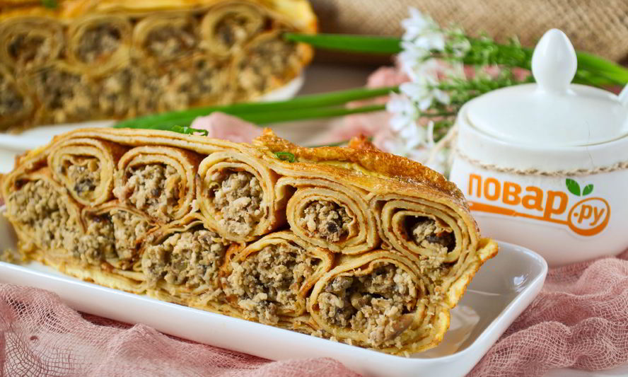 Рецепт блинного пирога с курицей и грибами