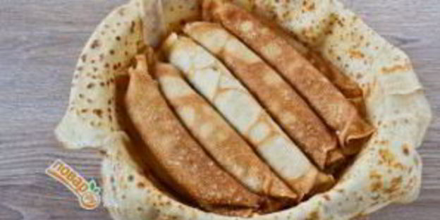 блинный пирог с курицей и грибами