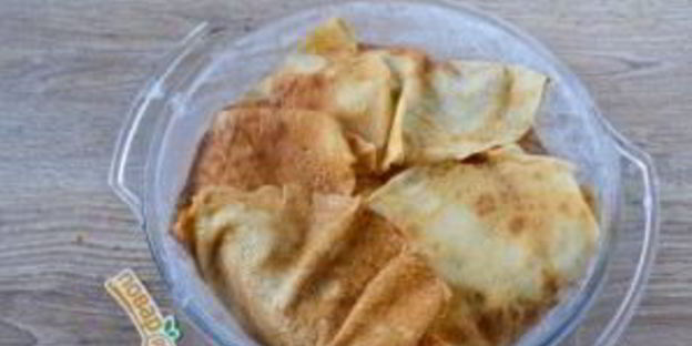 блинный пирог с курицей и грибами