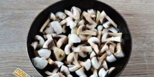 блинный пирог с курицей и грибами