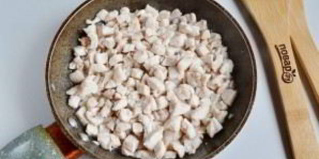 быстрый куриный пирог со шпинатом и грибами