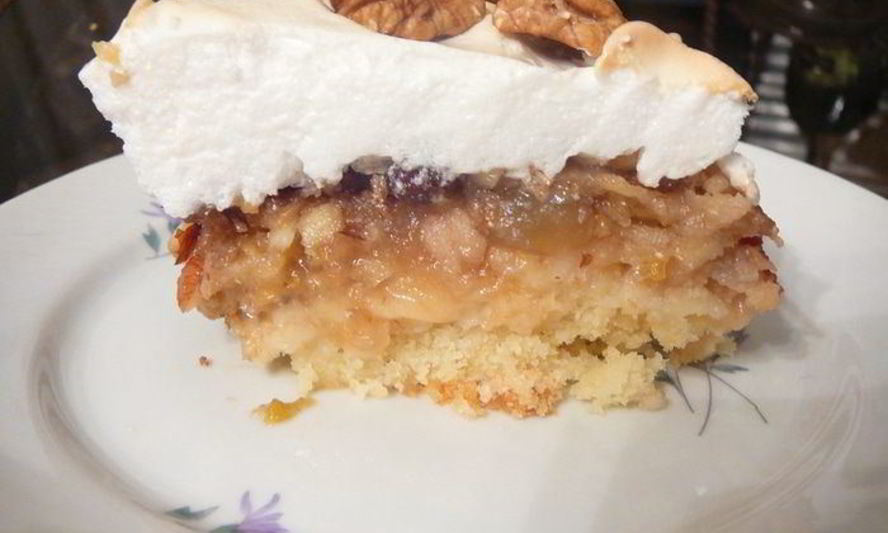 Рецепт фруктово-орехового пирог в снежной шапке