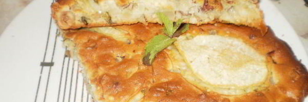 Грушевый пирог с мятой и фундуком