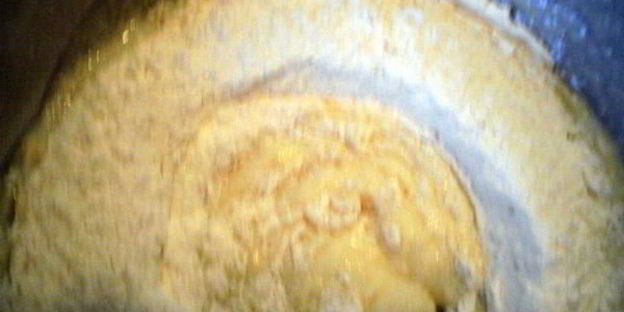 грушевый пирог с мятой и фундуком