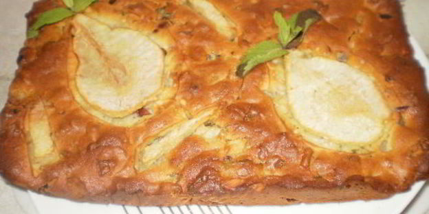 грушевый пирог с мятой и фундуком