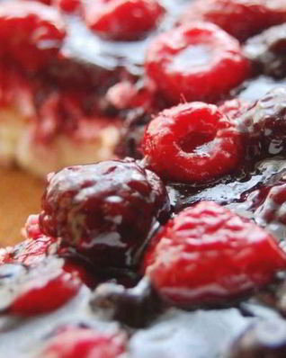 Легкий пирог с ягодным желе