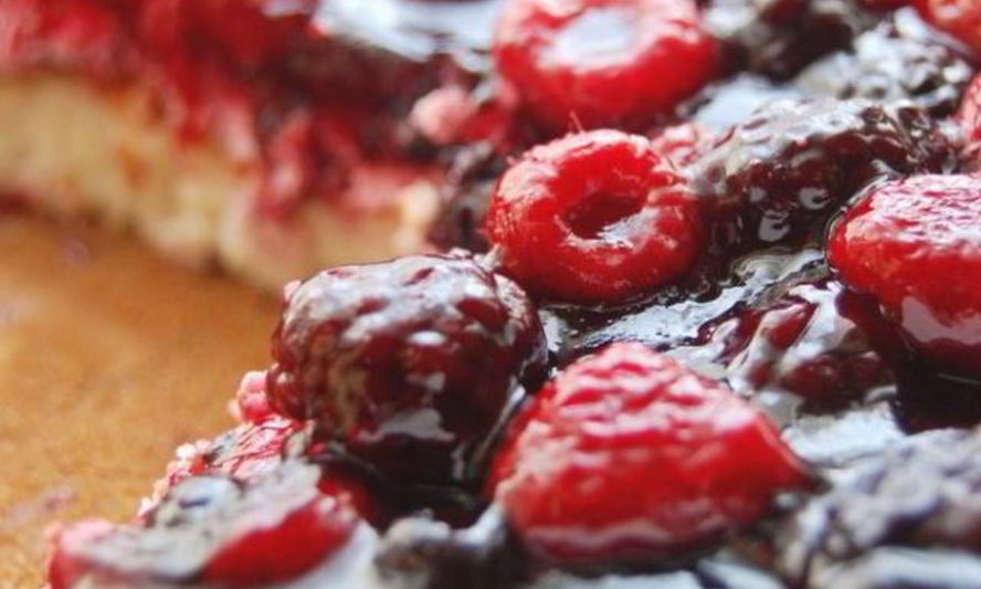 Рецепт легкого пирога с ягодным желе