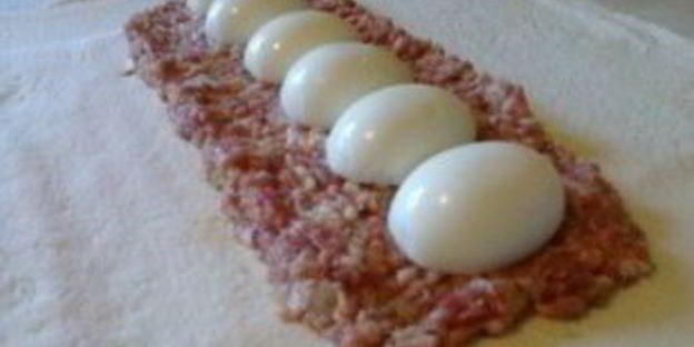 мясной пирог из слоеного теста