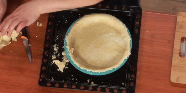 открытый пирог с луком-пореем