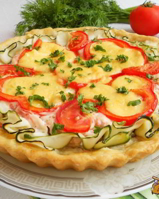 Пирог из песочного теста с курицей и овощами