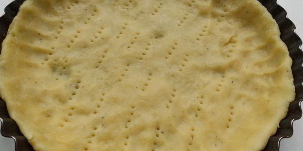 пирог из песочного теста с курицей и овощами