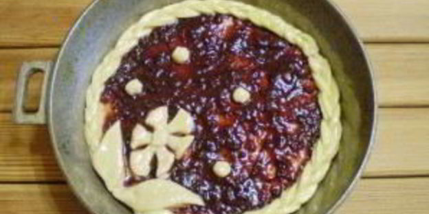 пирог открытый с вареньем