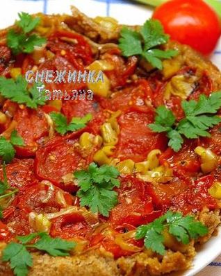 Пирог-перевертыш с помидорами