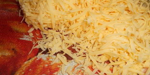 пирог с грибами и сыром