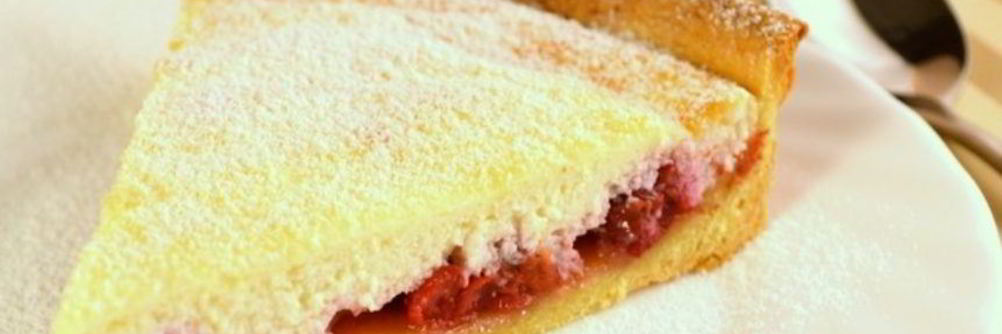 Пирог с творогом и вишней