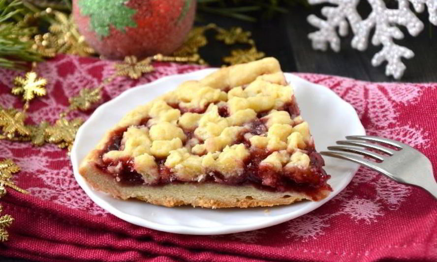 Рецепт пирога с вареньем в мультиварке тертый