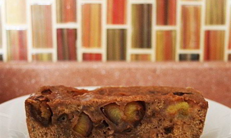 Рецепт пирога со сливой, изюмом и корицей