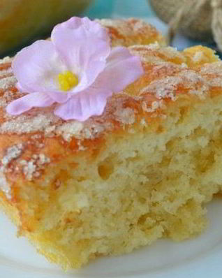 Сахарный пирог под сливками