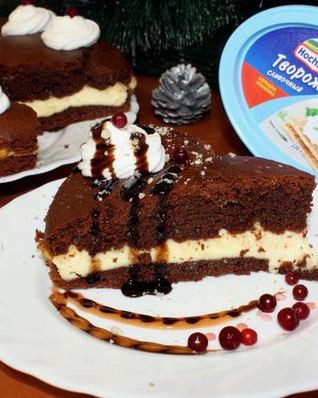 Шоколадный пирог с творожным сыром