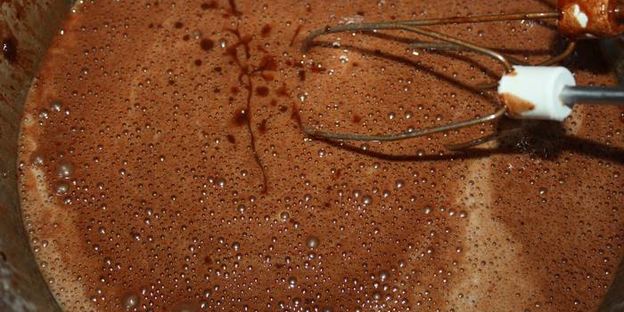 шоколадный пирог с творожным сыром