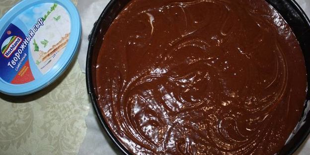 шоколадный пирог с творожным сыром