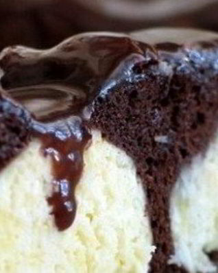 Шоколадный пирог с творожными шариками