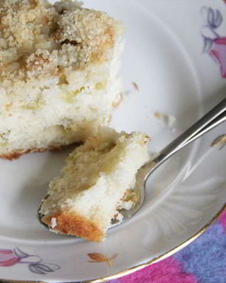 Сладкий пирог из ревеня