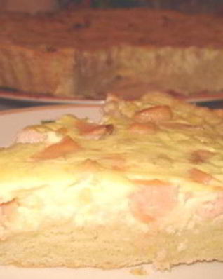 Сливочный пирог с лососем и творогом