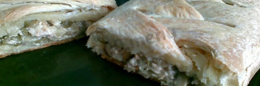 Слоеный пирог с брынзой курицей грибами