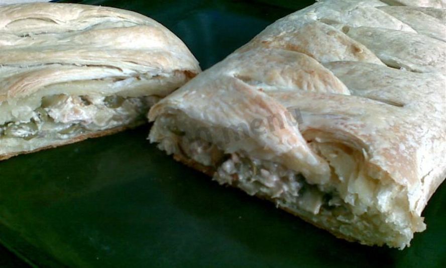 Рецепт слоеного пирога с брынзой курицей грибами