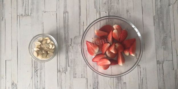 слоеный пирог с клубникой